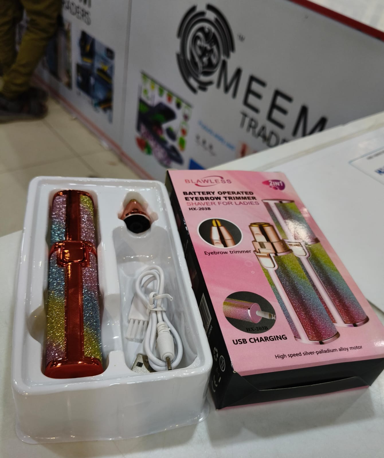 Rechargeable Eyebrow & Facial Hair Remover
